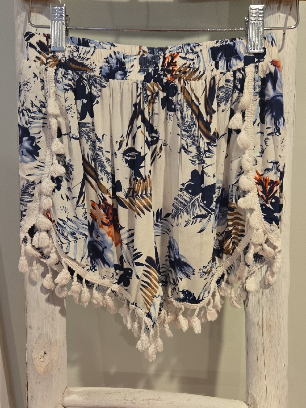 Cream Tropical Tassel-Trim Shorts Small